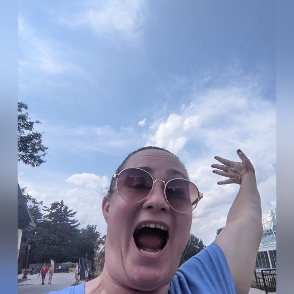 Meet your Posher, Dev - Picture 2 of 8